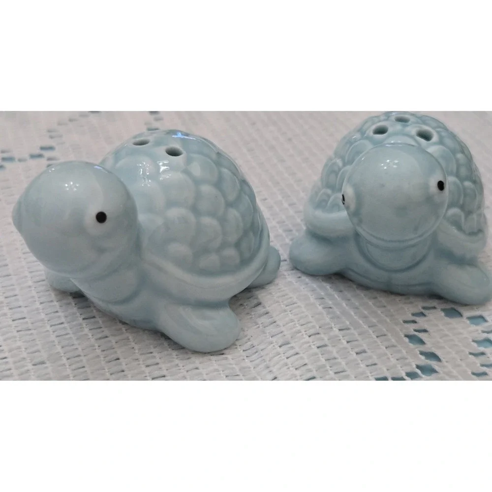 Salt And Pepper Blue‎ Set Of Ceramic Sea Turtles Collectable Vintage Un-used